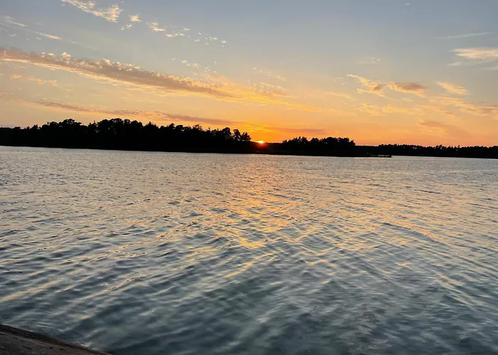 Hytte Paratiisi Maan Paeaellae! *